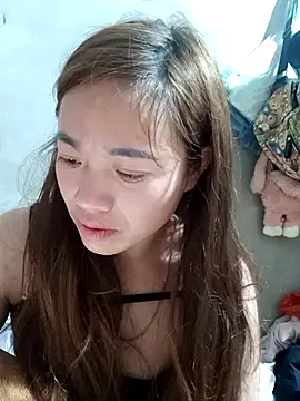 little-effy online show from March 8, 7:50 pm