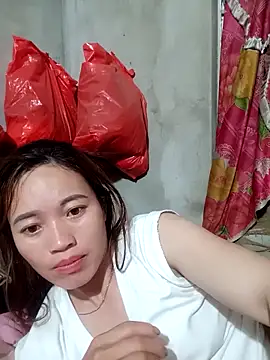 little-effy online show from May 9, 1:27 pm
