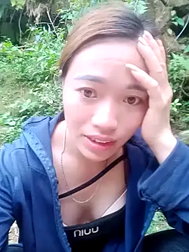 little-effy online show from May 17, 11:17 am
