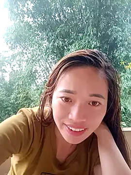 little-effy online show from May 18, 3:24 am