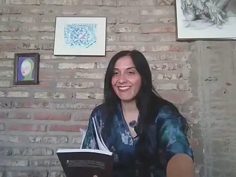 Snapshot of DommeVioleta chatting on June 21, 5:37 pm DommeVioleta online show from June 21, 5:37 pm
