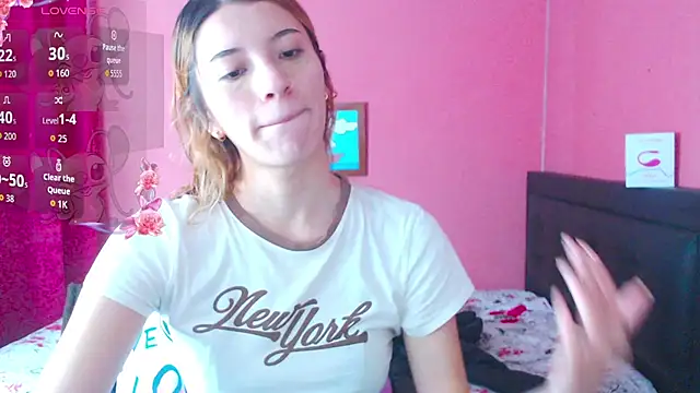 LucyRivera- online show from February 17, 11:40 am