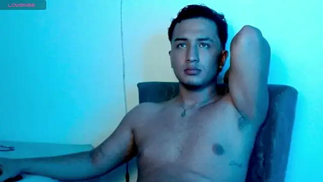 Snapshot of kyro_estrada chatting on April 4, 2:54 am kyro estrada online show from April 4, 2:54 am