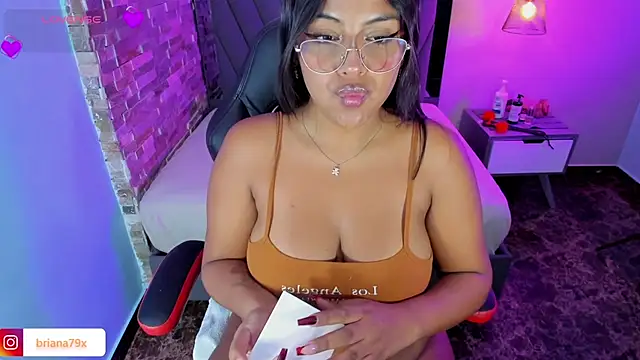 Snapshot of BRIANA_Z chatting on February 23, 3:26 am BRIANA Z online show from February 23, 3:26 am