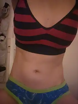 jennyxoxo22 online show from July 27, 8:38 pm