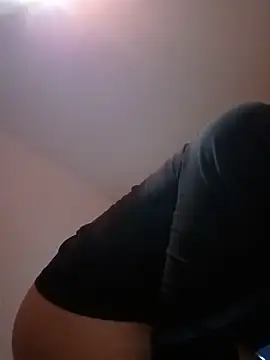 Snapshot of Olivassl22 chatting on May 19, 7:42 pm Olivassl22 online show from May 19, 7:42 pm