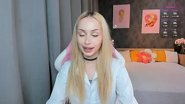 Snapshot of LanaMiracle chatting on February 26, 4:00 am LanaMiracle online show from February 26, 4:00 am