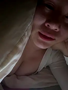 Snapshot of LIQINQIN-77 chatting on December 21, 6:37 pm LIQINQIN-77 online show from December 21, 6:37 pm