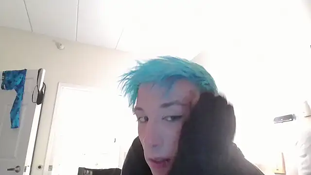 AskAveryAnything online show from March 17, 10:57 pm