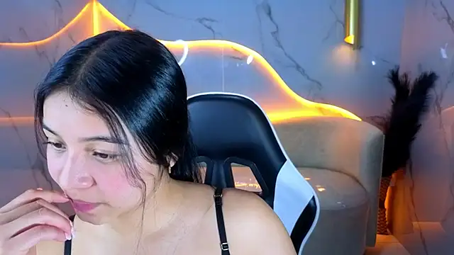 Sofi Adams Tx online show from February 9, 8:13 pm