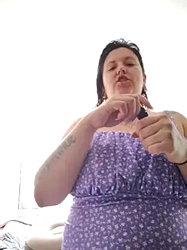 Divine Pouvoir online show from February 5, 7:40 pm