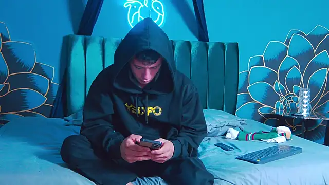 Snapshot of MagnusKnight_ chatting on January 9, 12:08 pm MagnusKnight online show from January 9, 12:08 pm