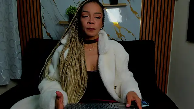 nilastorm online show from February 14, 1:52 pm