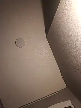 Snapshot of cko18sm_4i5 chatting on December 18, 8:37 pm cko18sm 4i5 online show from December 18, 8:37 pm