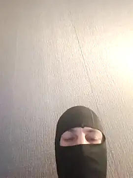 Snapshot of cko18sm_4i5 chatting on December 20, 12:29 am cko18sm 4i5 online show from December 20, 12:29 am