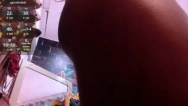 Snapshot of MilaHallu chatting on February 6, 1:03 pm MilaHallu online show from February 6, 1:03 pm