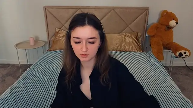 CyrenaLuxe online show from April 29, 12:53 pm