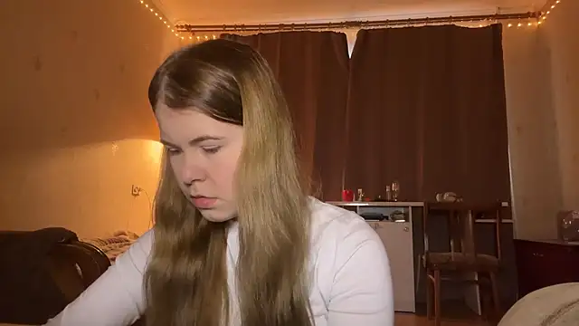 Snapshot of MaevAmy chatting on January 12, 11:48 am MaevAmy online show from January 12, 11:48 am