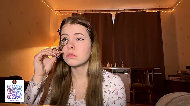 Snapshot of MaevAmy chatting on January 17, 5:45 am MaevAmy online show from January 17, 5:45 am