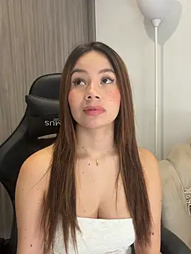 Snapshot of Tamaraserra chatting on May 2, 4:12 pm Tamaraserra online show from May 2, 4:12 pm