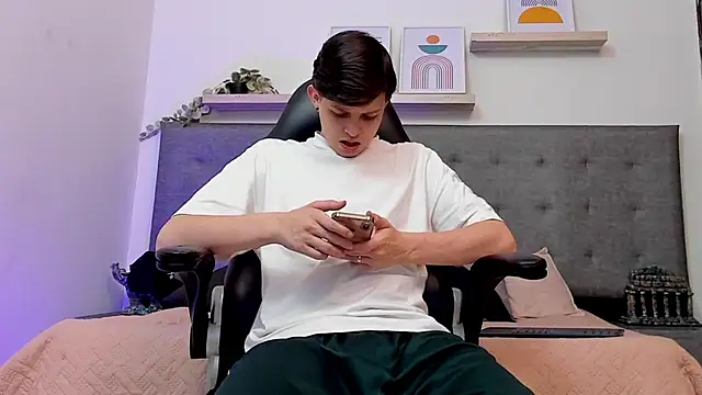 sebastamayo  online show from March 19, 8:07 am