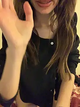 Snapshot of yasmina2020 chatting on April 10, 6:34 pm yasmina2020 online show from April 10, 6:34 pm