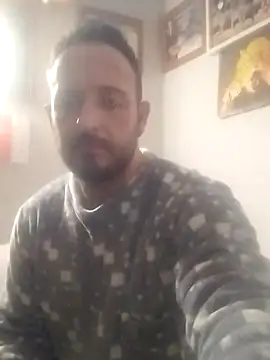 Snapshot of Tonybp84 chatting on December 20, 2:29 am Tonybp84 online show from December 20, 2:29 am