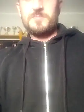 Snapshot of Tonybp84 chatting on December 21, 5:25 am Tonybp84 online show from December 21, 5:25 am