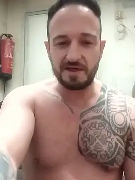 Snapshot of Tonybp84 chatting on January 15, 5:23 am Tonybp84 online show from January 15, 5:23 am