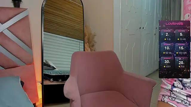 sophie blake   online show from December 20, 4:30 am