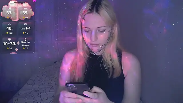 AlexaLaRose2 online show from December 20, 1:02 am