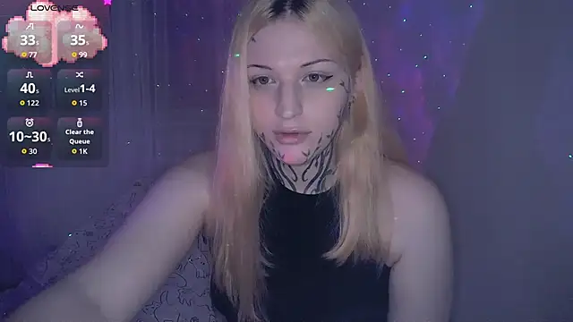 AlexaLaRose2 online show from December 22, 5:37 am