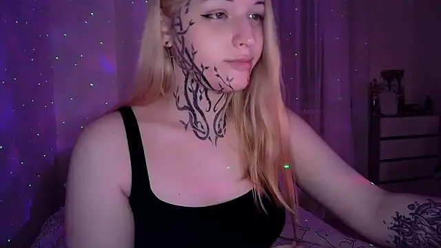 AlexaLaRose2 online show from February 3, 9:53 pm