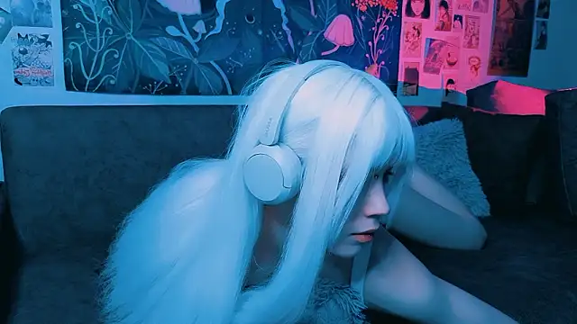 Snapshot of PeacchyPawss chatting on March 23, 8:24 pm PeacchyPawss online show from March 23, 8:24 pm