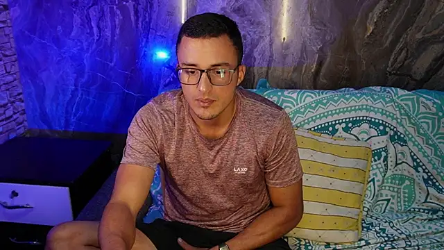 Sebas Gerrero online show from December 21, 1:13 am