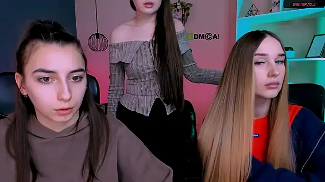 mila firee online show from March 17, 10:51 am