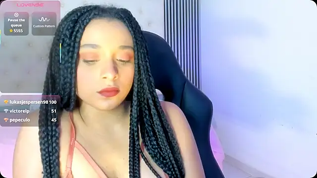 khiara    online show from December 20, 9:22 pm