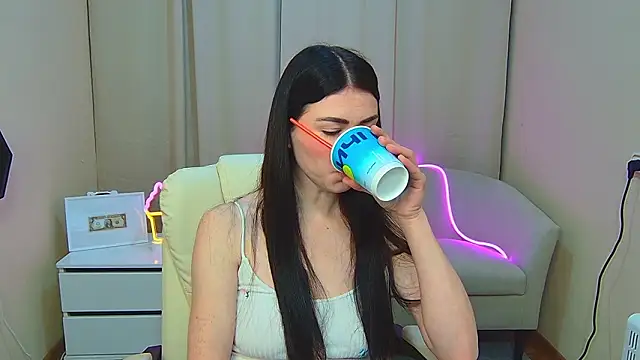 Snapshot of MilaSecret55 chatting on February 4, 7:25 am MilaSecret55 online show from February 4, 7:25 am