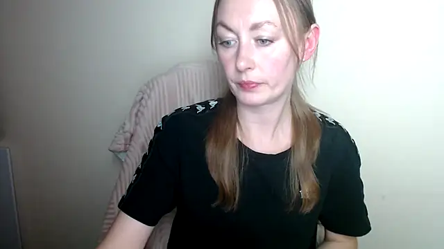 LiaSeass  online show from May 5, 12:24 pm