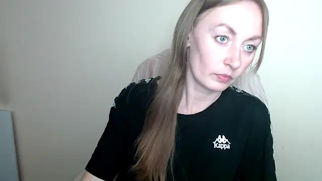 LiaSeass  online show from May 6, 11:59 am