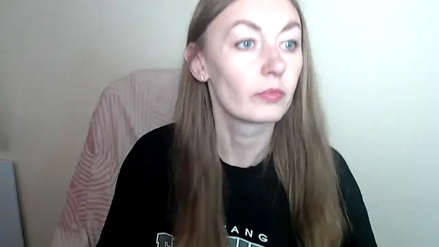 LiaSeass  online show from May 10, 11:59 am