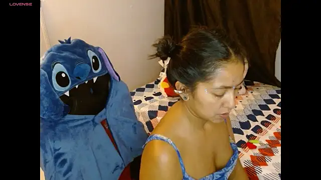 NovahPerotti online show from March 31, 1:07 am