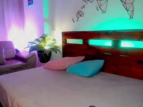 Snapshot of Catalinajoyful chatting on March 13, 3:35 am Catalinajoyful online show from March 13, 3:35 am