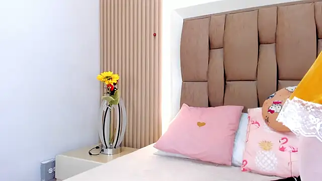 Snapshot of emily_rivas_ chatting on March 27, 3:34 am emily rivas online show from March 27, 3:34 am