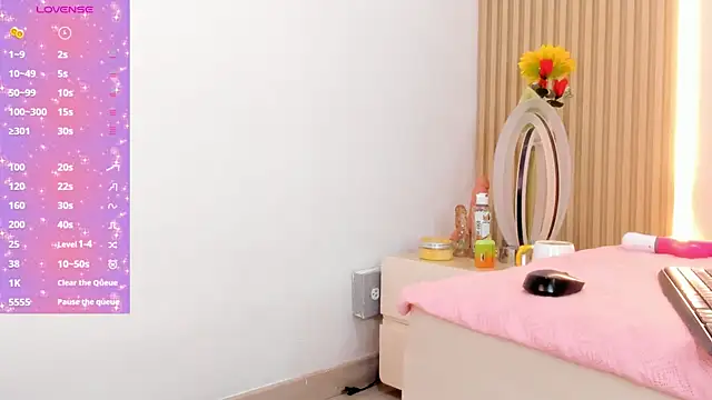 Snapshot of emily_rivas_ chatting on April 1, 3:18 am emily rivas online show from April 1, 3:18 am