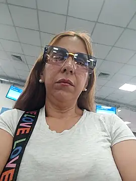 Snapshot of cari75 chatting on March 3, 1:17 pm cari75 online show from March 3, 1:17 pm