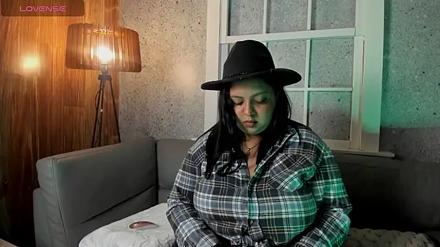 EVANGELIINE 21 online show from January 8, 7:05 pm