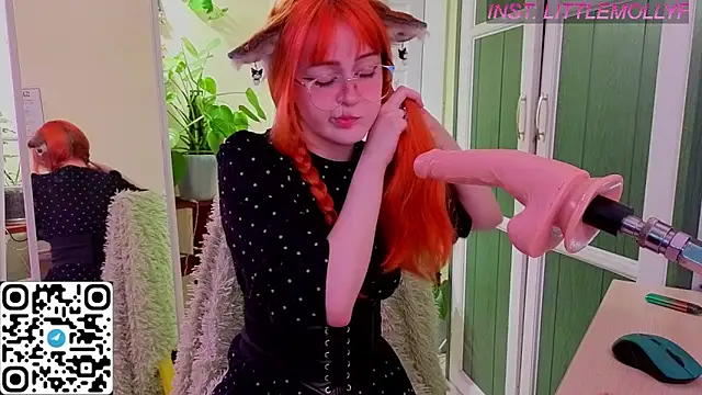 LittleFoxHole online show from May 6, 1:14 am