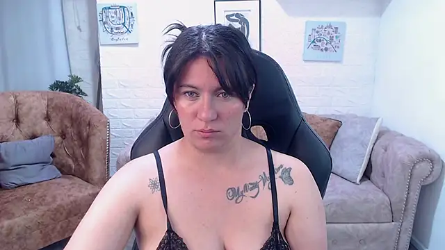 amanda rousee online show from May 6, 3:24 am