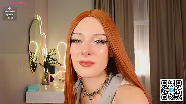 lunaramy online show from December 19, 8:21 am